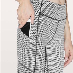 EUC Lululemon Speed Up Tight Teeny Tooth size 4